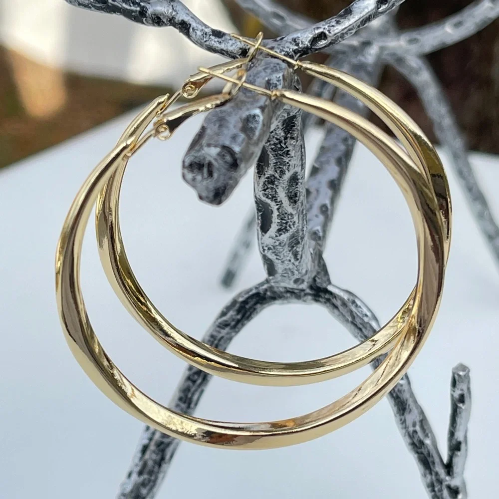 NEW 18K Gold Plated Chunky Big Circle Drop Hoop Earrings 2 1/4” - Picture 14 of 14